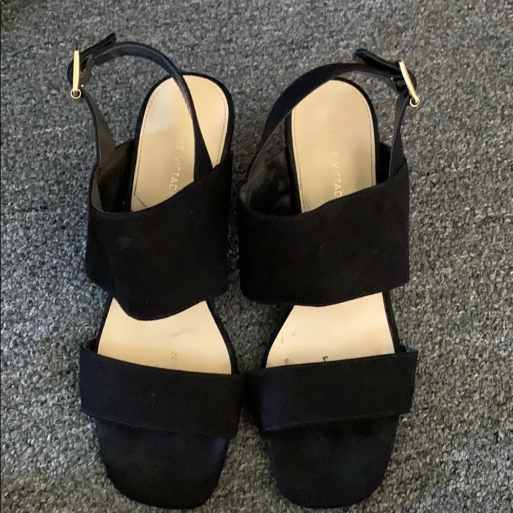 Black sandals with heels, fantastic condition.